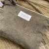 Pochette en velours kaki Marcel et Lily