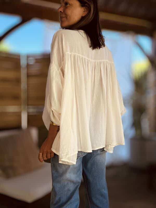 blouse  Agathe oversize en voile de coton écru – Image 3