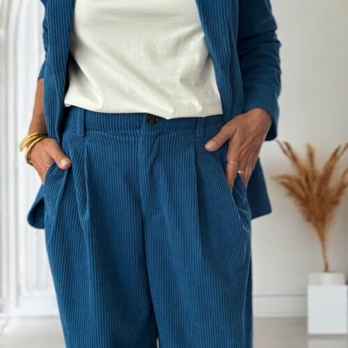 pantalon Issac en velours bleu de cobalt