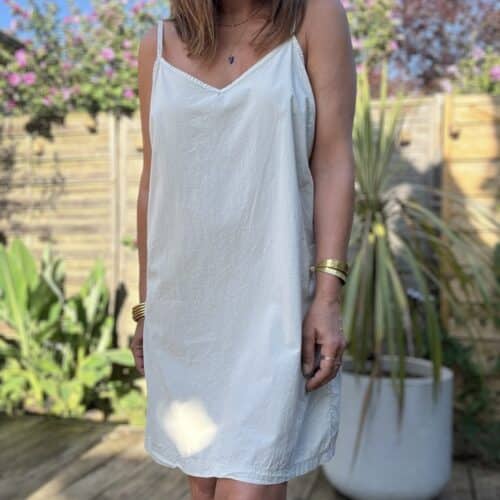 Fond de robe Bertiy beige en voile de coton