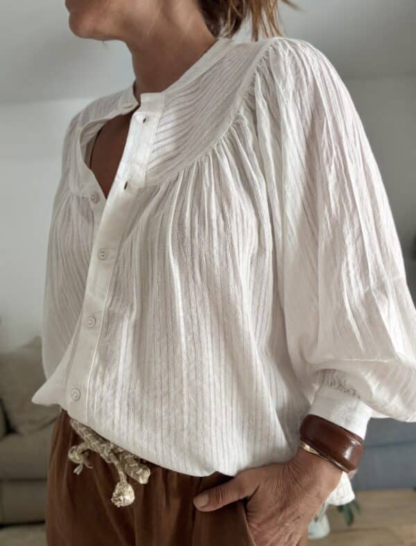 Chemise en voile de coton blanc brodé Séliane – Image 2