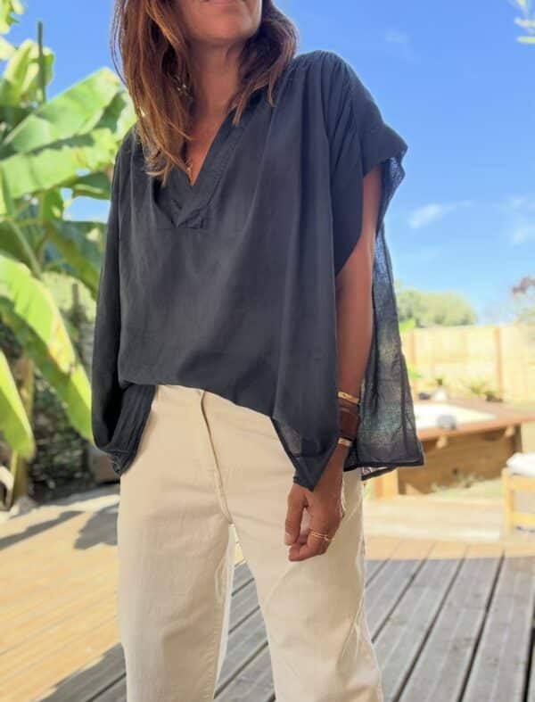 Blouse ample Théa en voile de coton marine – Image 5