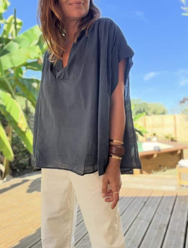 Blouse ample Théa en voile de coton marine – Image 4