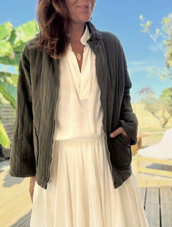 Veste matelassée légère en coton kaki – Image 2