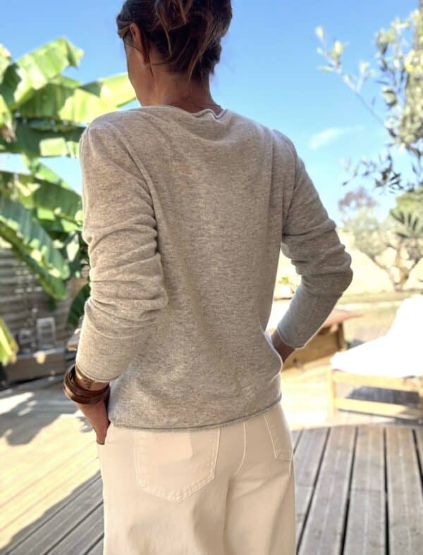 Pull fin en cachemire et laine gris clair – Image 4