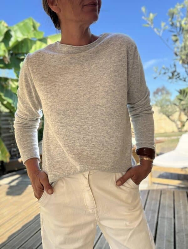 Pull fin en cachemire et laine gris clair – Image 3