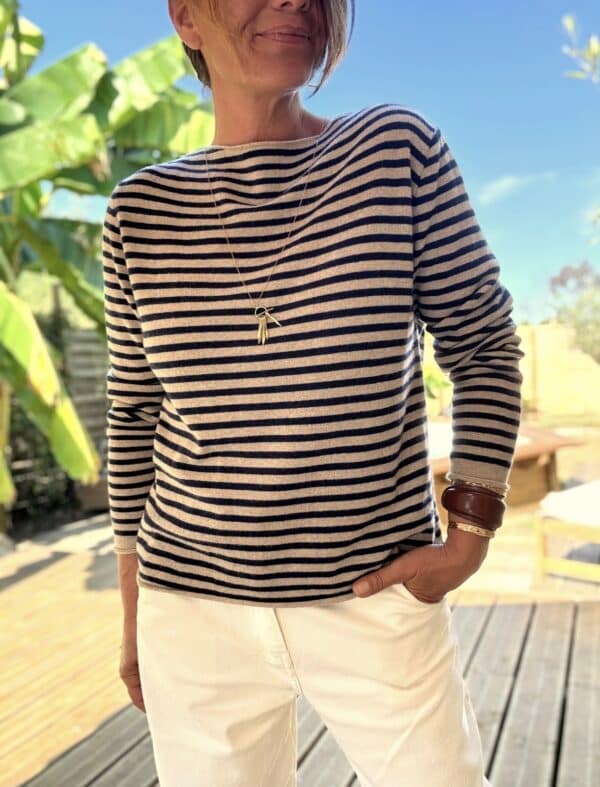 Pull en cachemire et laine rayé marine et taupe