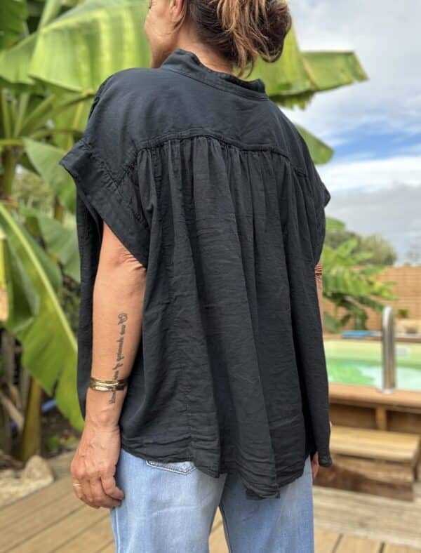 Blouse ample Théa en voile de coton noir – Image 5
