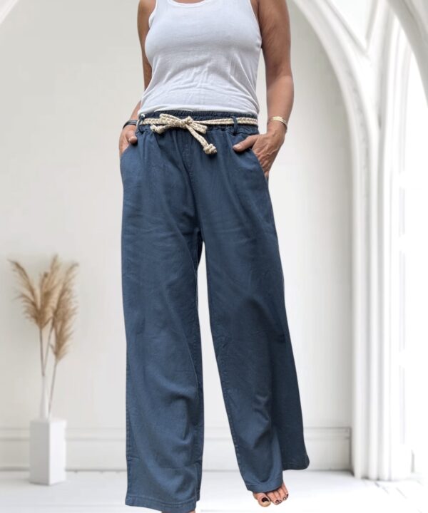 Pantalon large en coton marine Intuition – Image 5