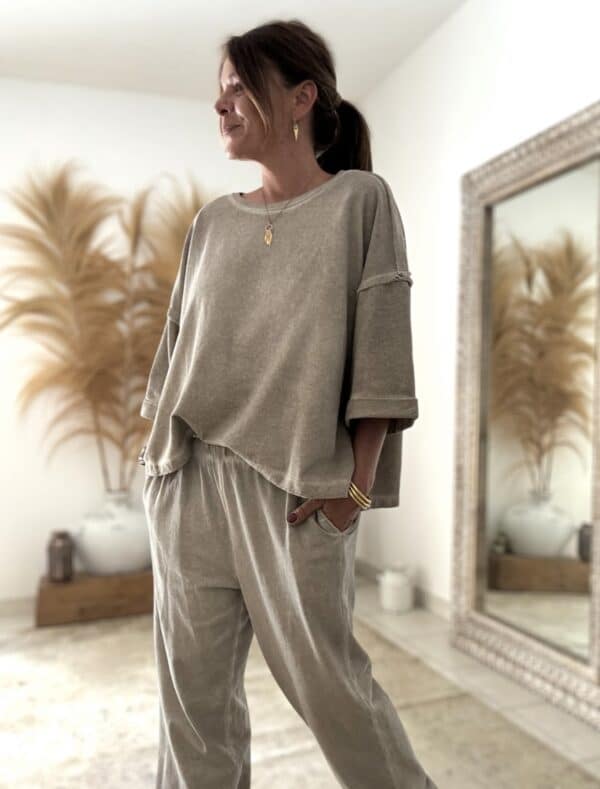 Sweat oversize en coton beige délavé manches 3/4 – Image 3