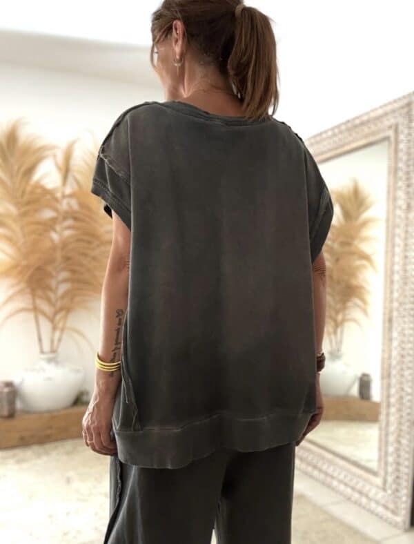 Sweat oversize en coton délavé noir manches courtes – Image 5