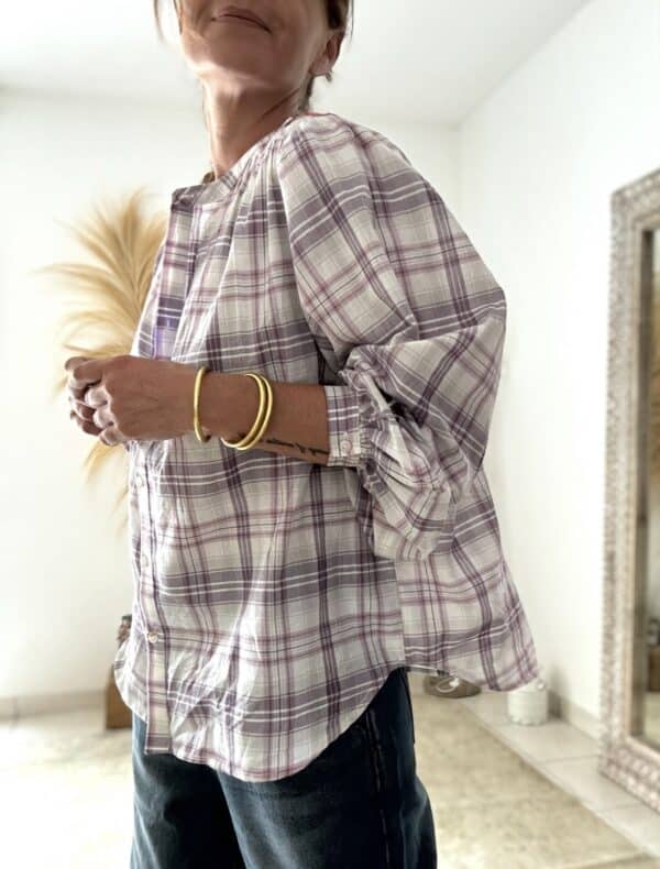 Chemise à carreaux lavande brodée au dos – Image 6