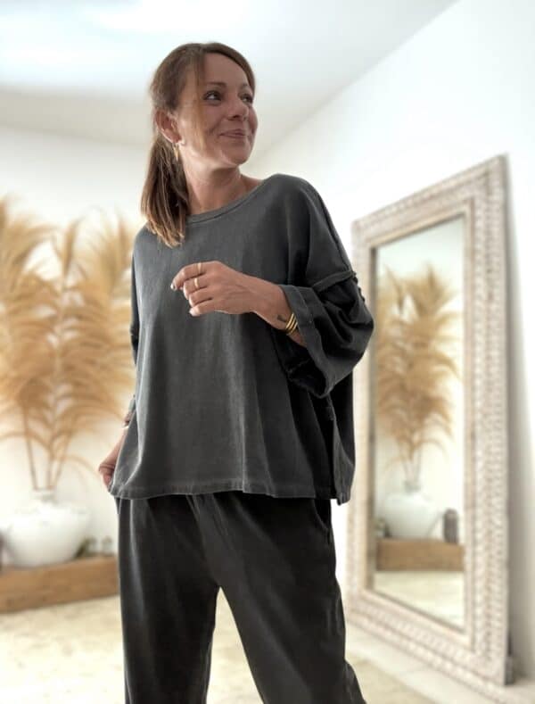 Sweat oversize en coton noir délavé manches 3/4 – Image 4