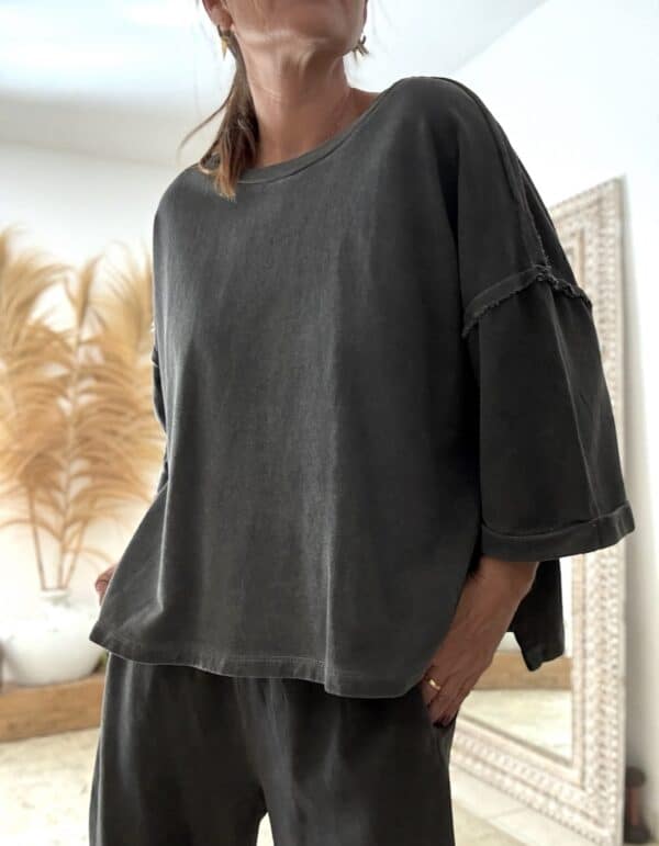 Sweat oversize en coton noir délavé manches 3/4 – Image 3