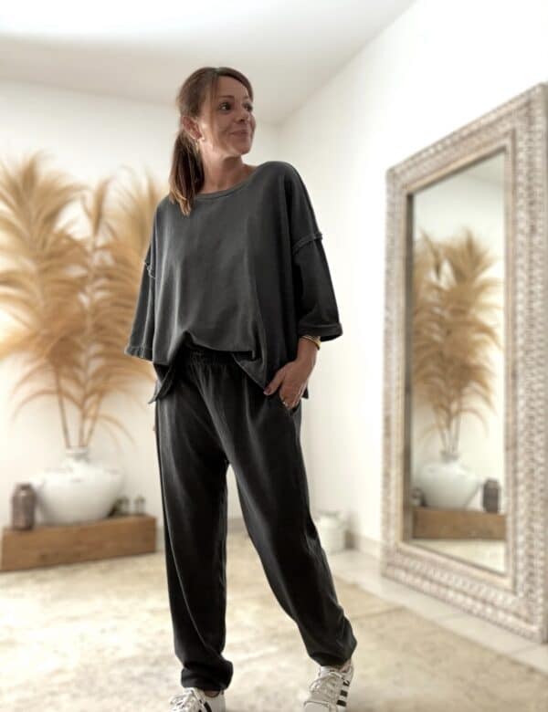 Sweat oversize en coton noir délavé manches 3/4 – Image 6