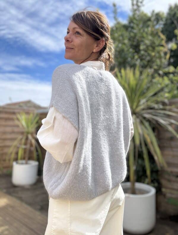 Pull ample en baby alpaga gris perle – Image 4