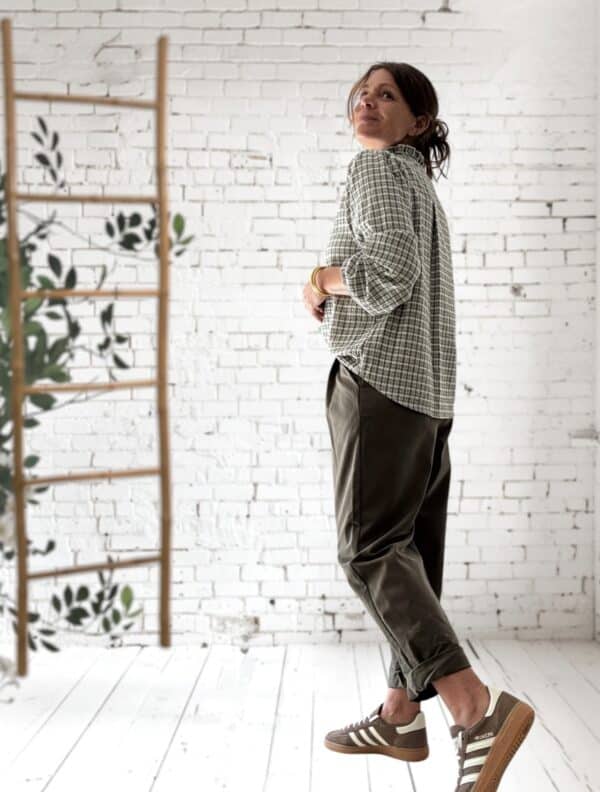 Pantalon à pinces kaki Ninou – Image 6