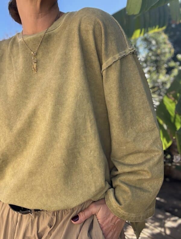Sweat oversize en coton vert délavé manches longues – Image 5