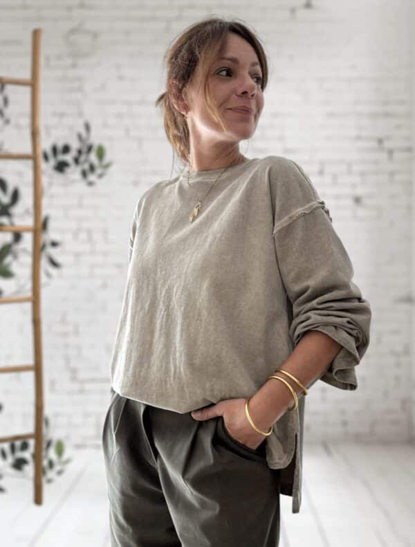 Sweat oversize en coton beige délavé manches longues – Image 2