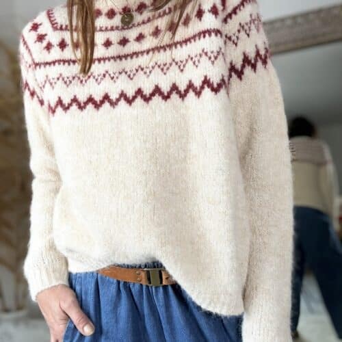 pull Brigit beige à motifs bordeaux