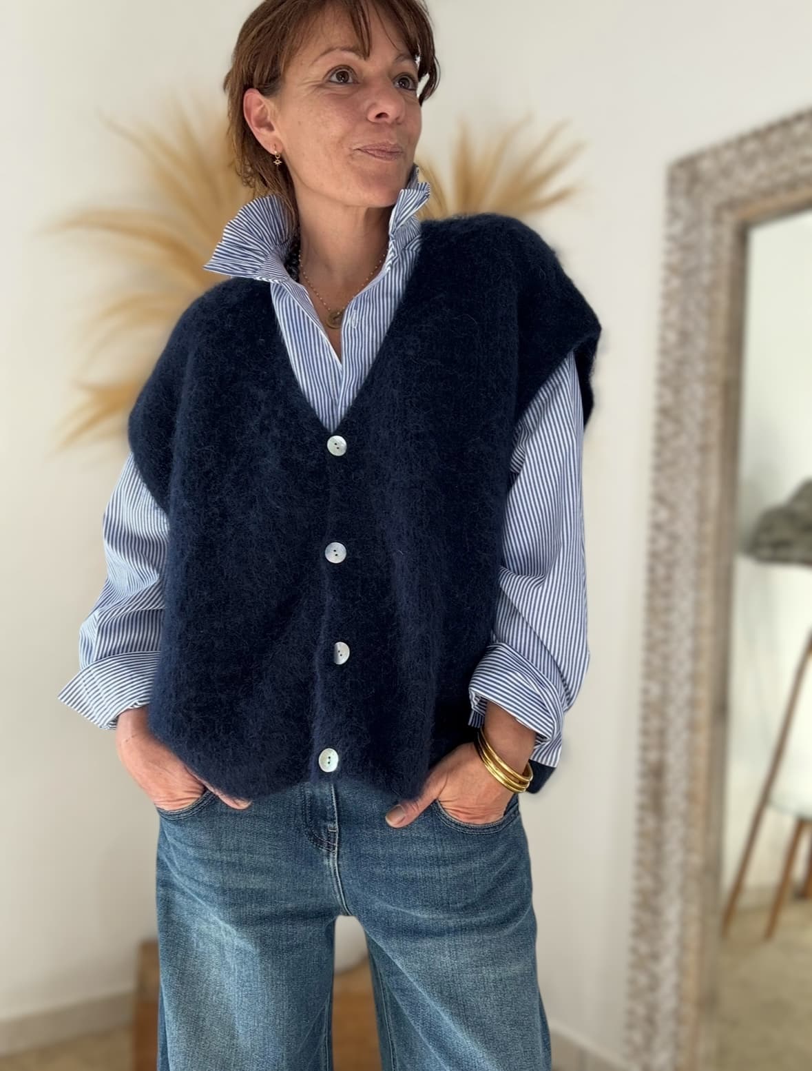 Gilet Marion ample sans manches marine en kid mohair – Image 6