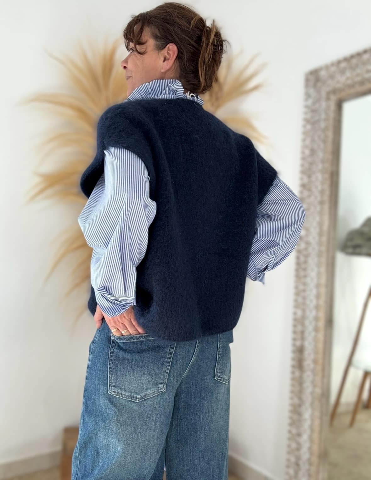 Gilet Marion ample sans manches marine en kid mohair – Image 4