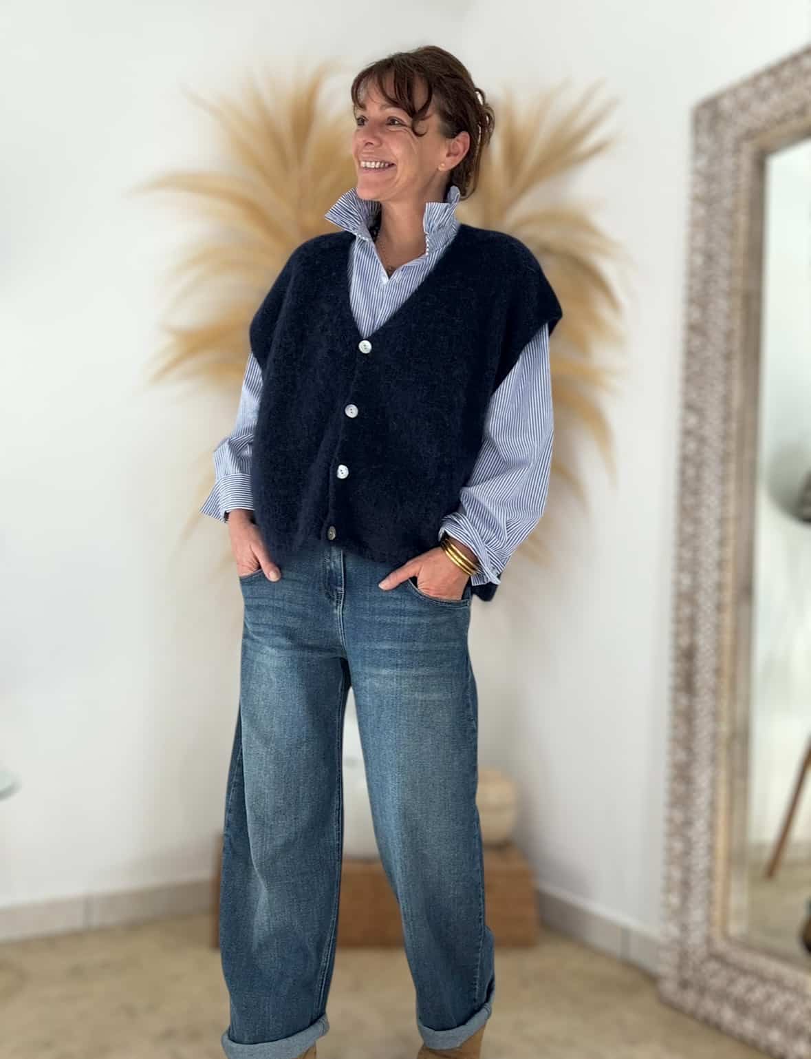 Gilet Marion ample sans manches marine en kid mohair – Image 3