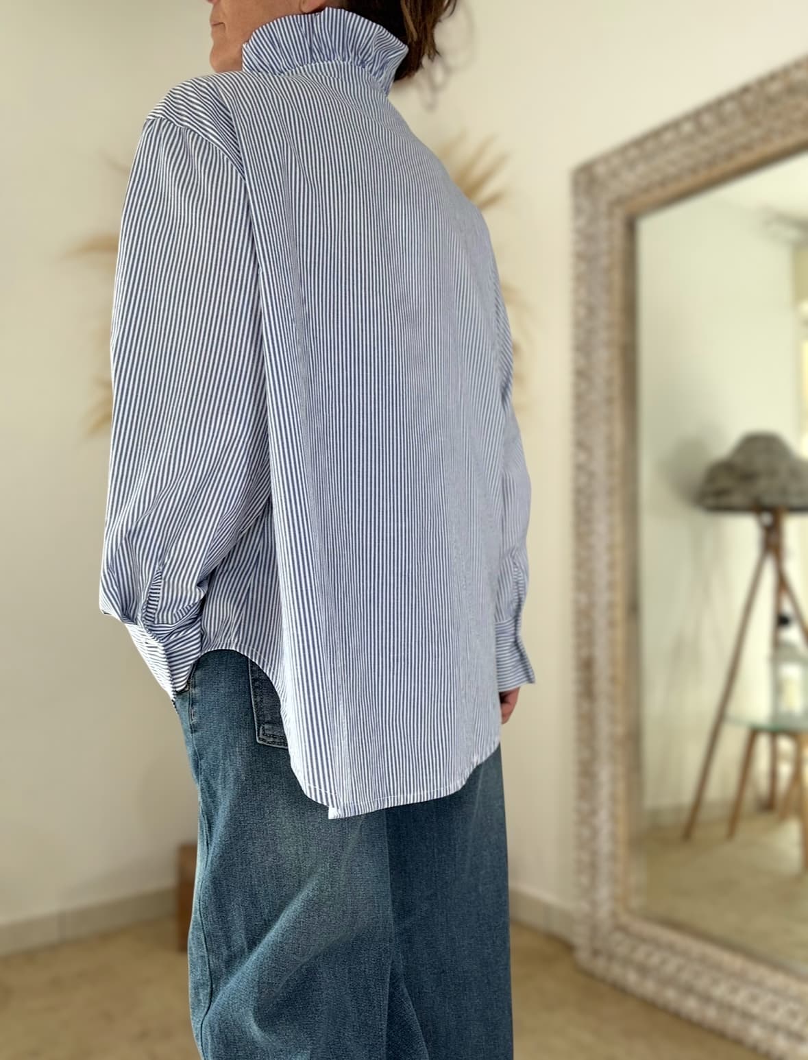 Chemise overseize Dana rayée blanc et bleu – Image 7