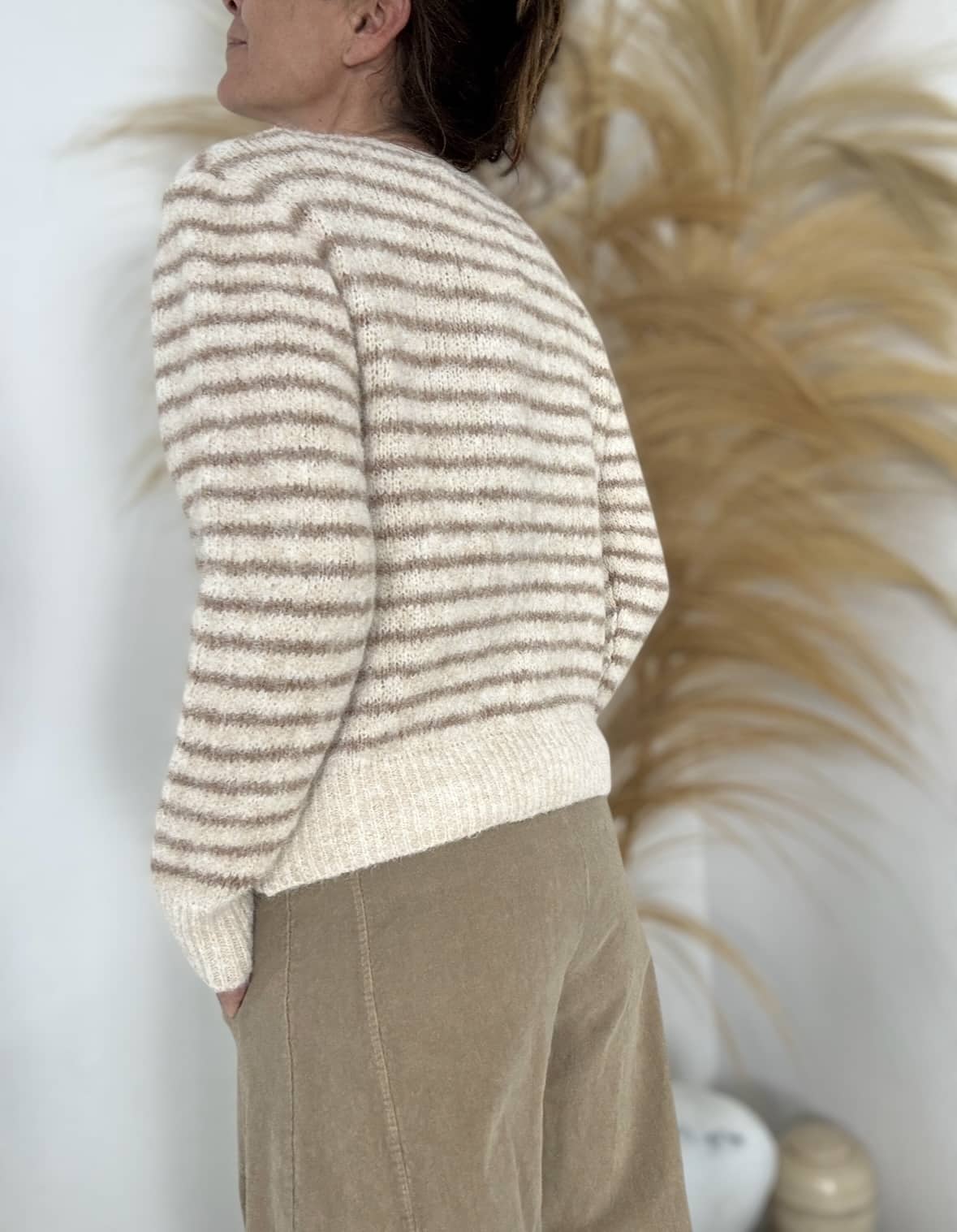 Gilet Isis rayé beige et camel – Image 8