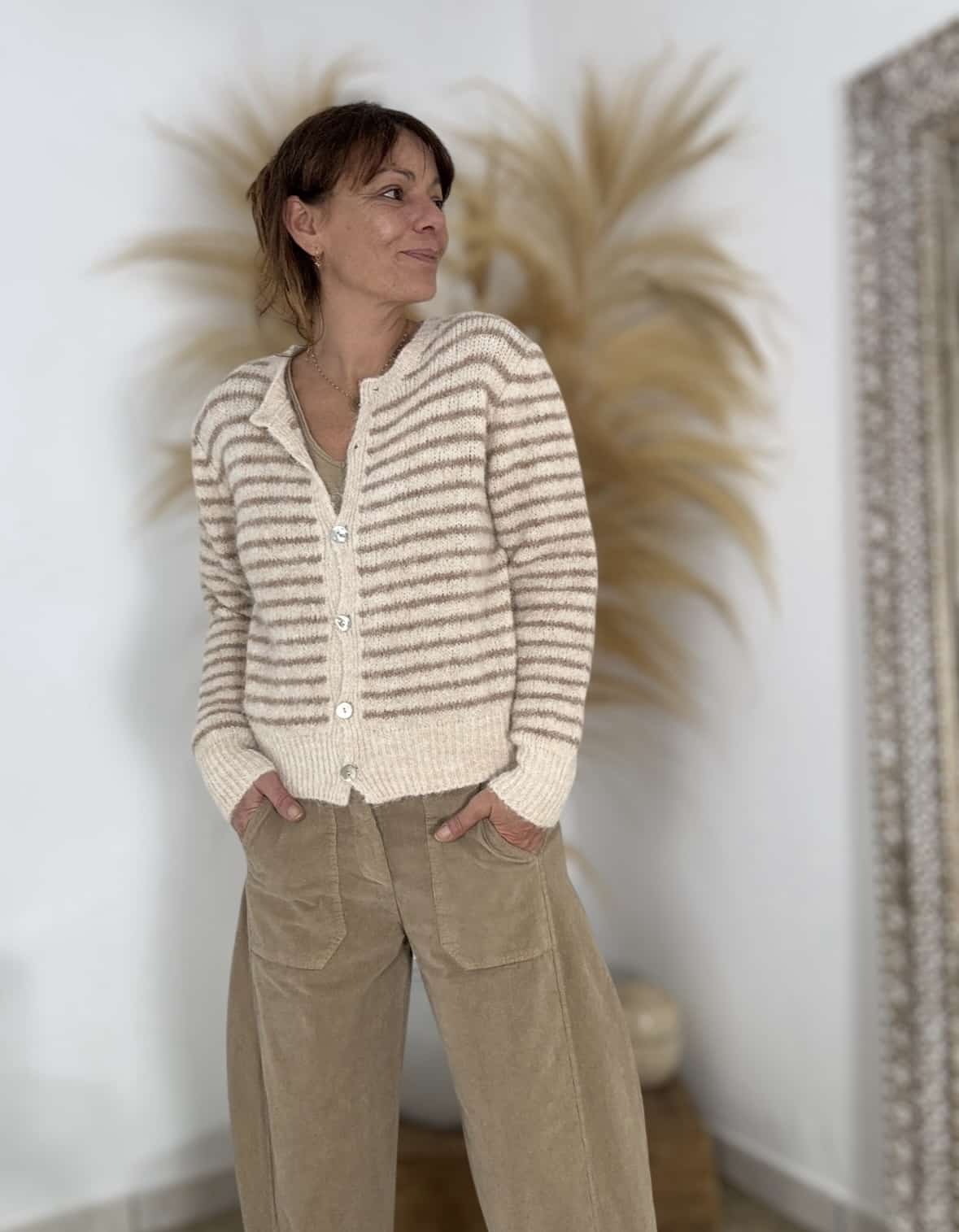 Gilet Isis rayé beige et camel – Image 5