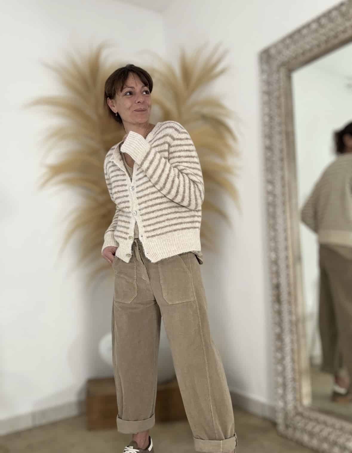 Gilet Isis rayé beige et camel – Image 7