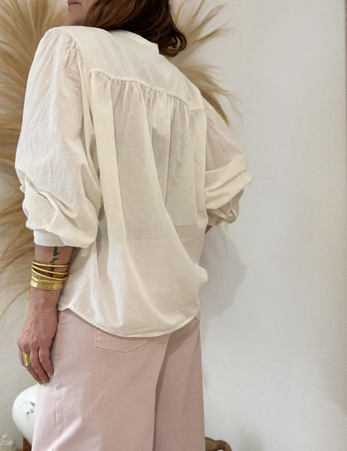 Chemise ample écrue en voile de coton Gigi – Image 5