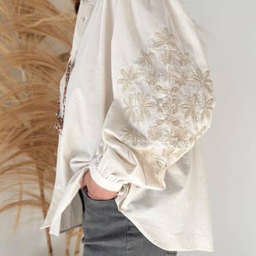 Chemise en voile de coton beige manches brodées