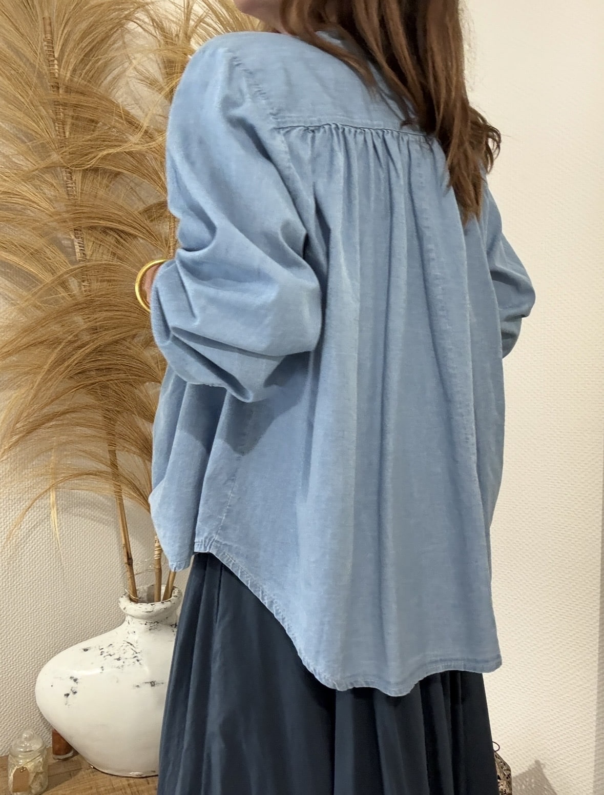 Blouse Colline en denim col volanté – Image 3