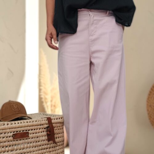 Pantalon Simon rose coupe droite ample