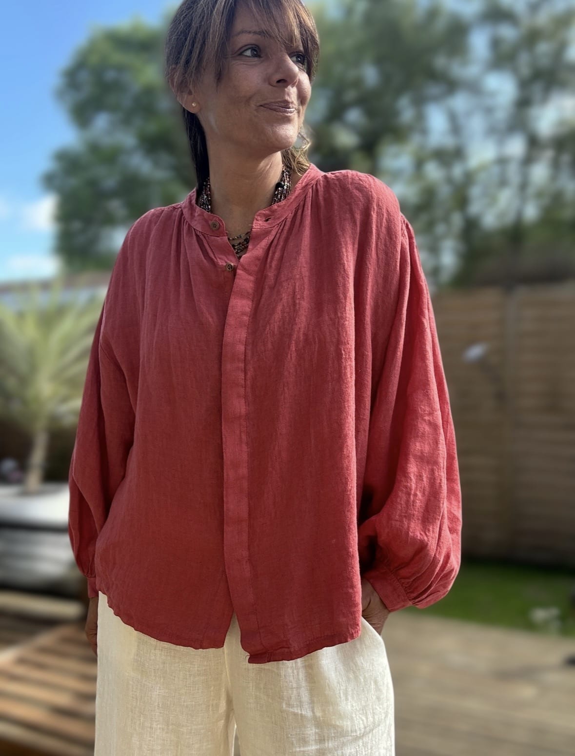 chemise ample en lin terracotta Lévana – Image 7