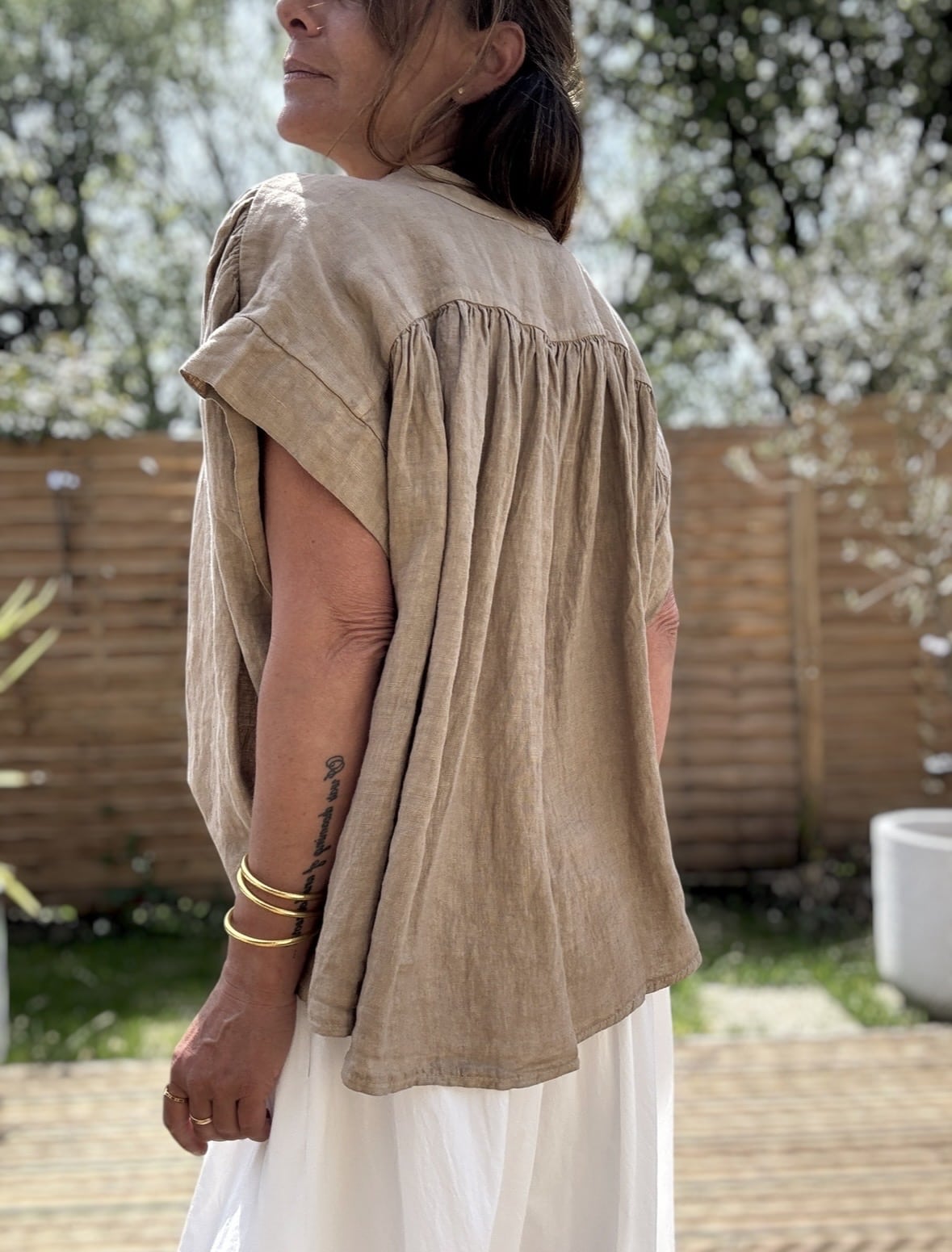 Blouse ample en lin camel Laila – Image 5