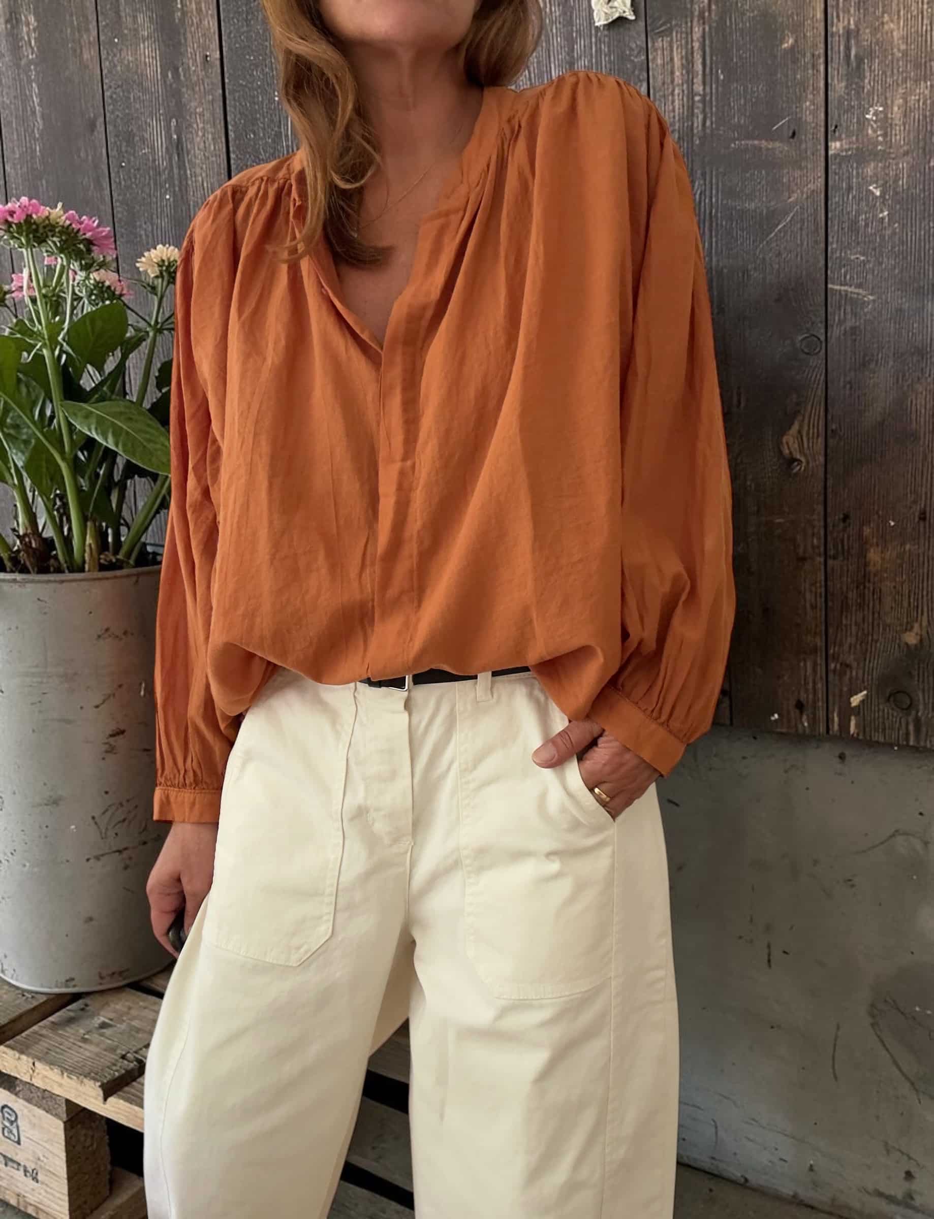 Chemise ample rouille en voile de coton Maly – Image 4