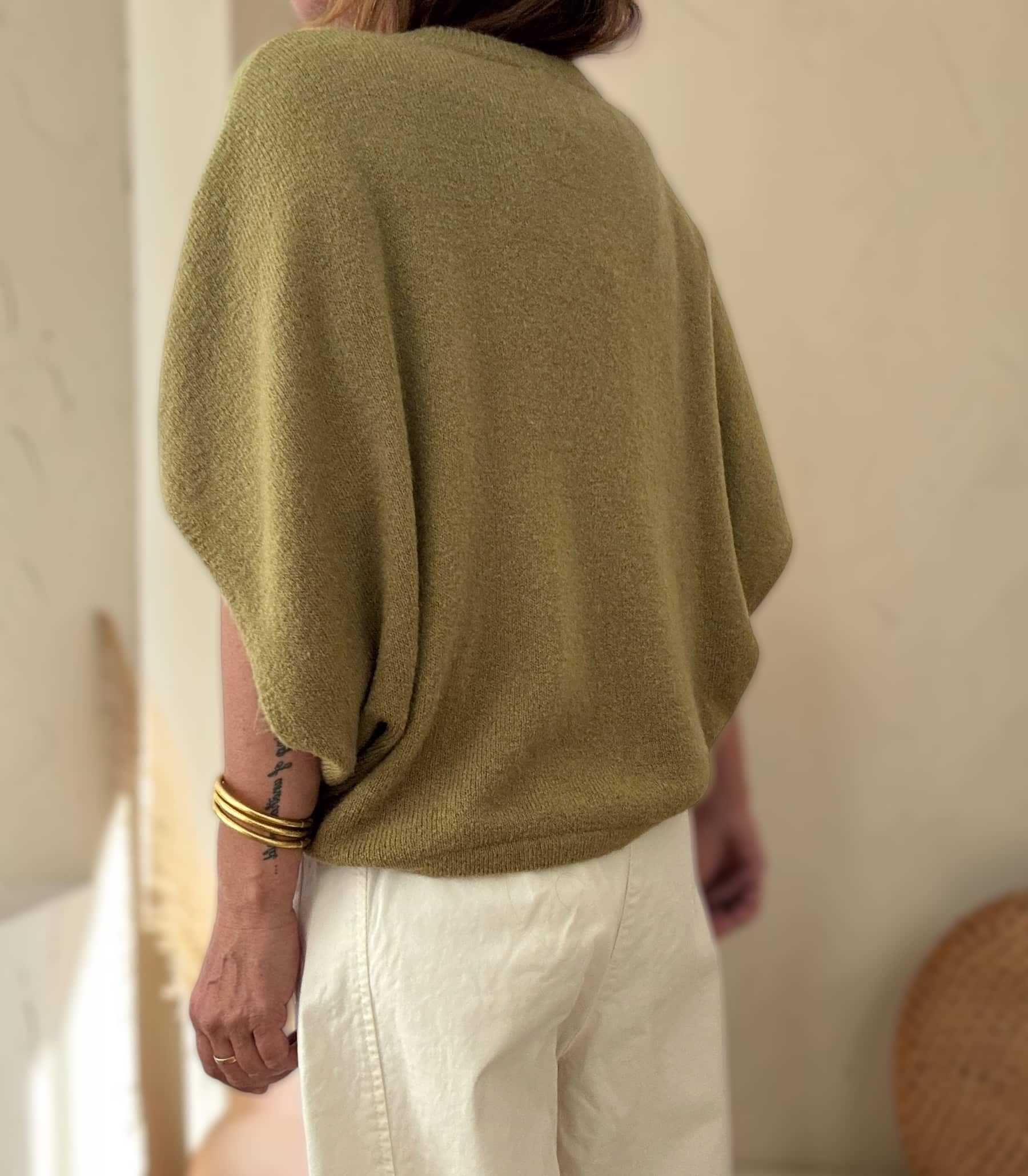 Pull chauve-souris en baby alpaga olive Niko – Image 4