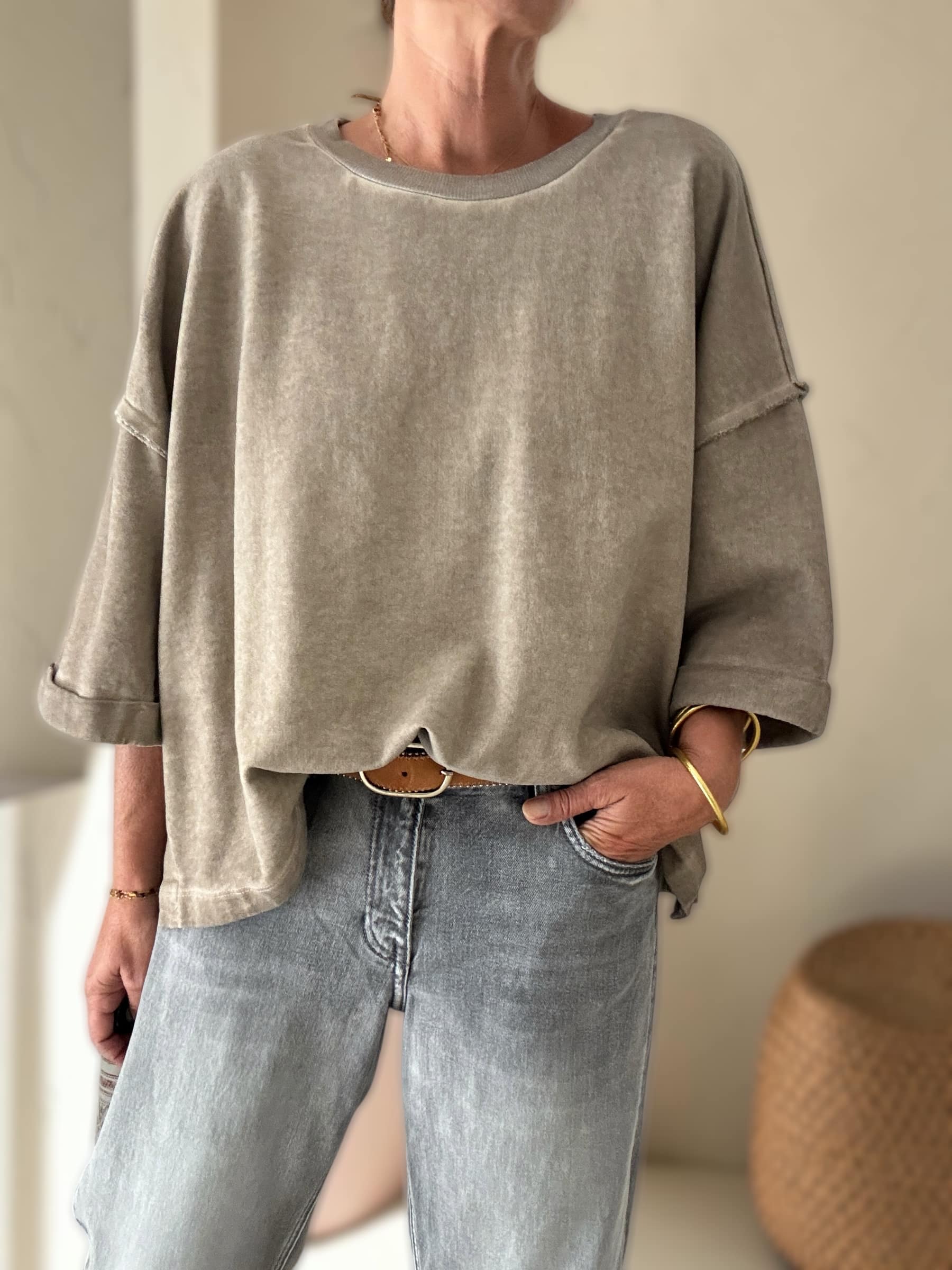 Sweat oversize en coton beige délavé manches 3/4 – Image 2