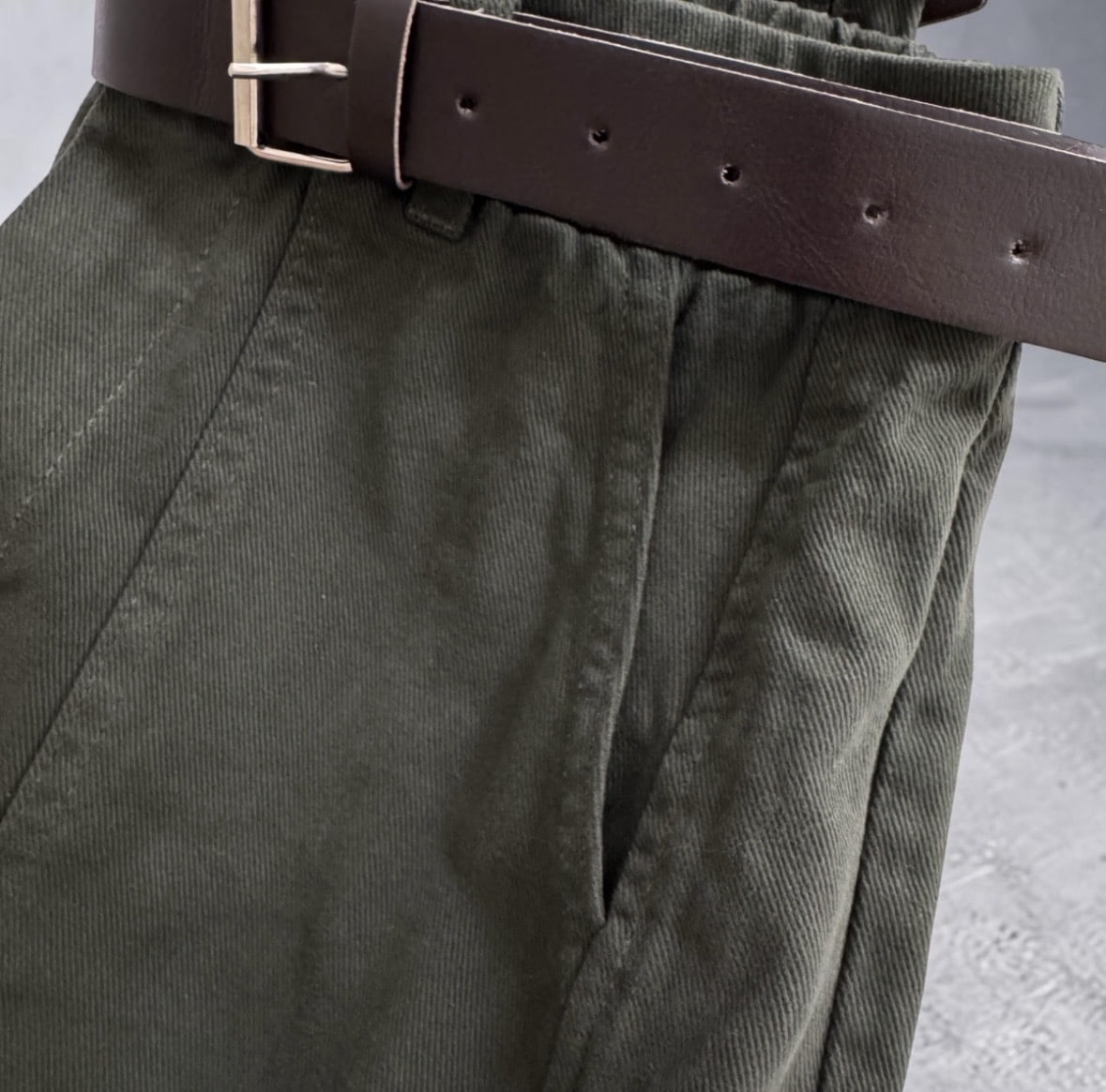 Pantalon barrel vert foncé Dany – Image 7