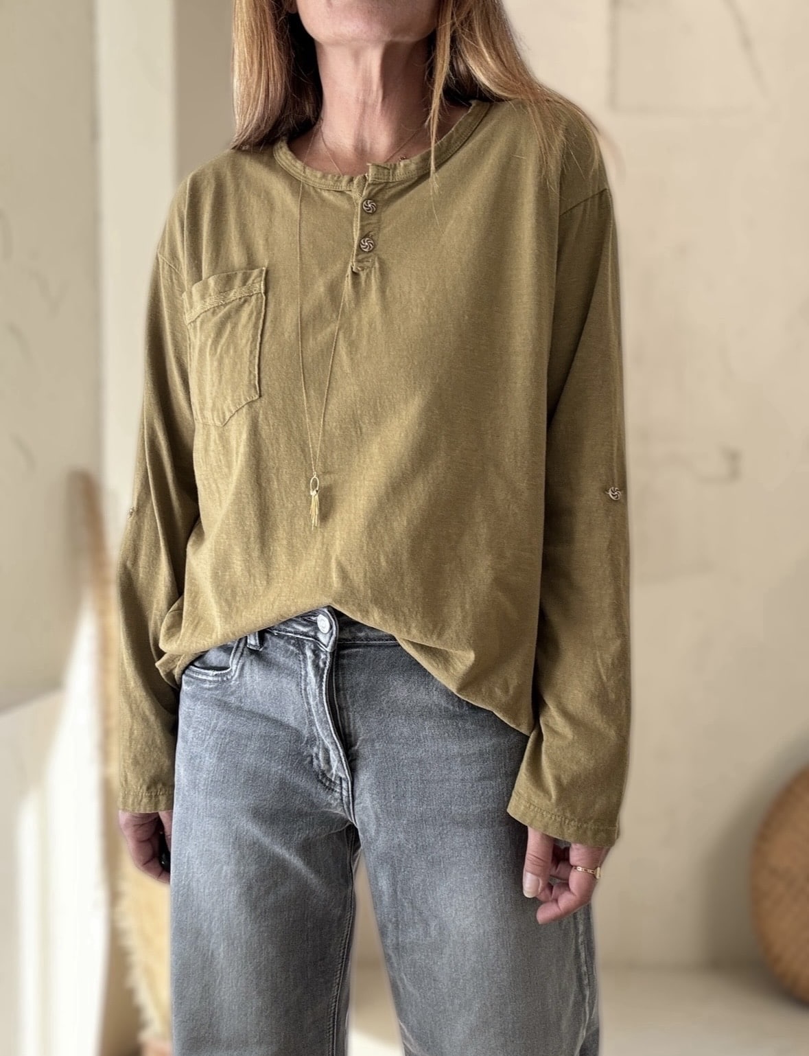 T-shirt kaki June manches longues – Image 6