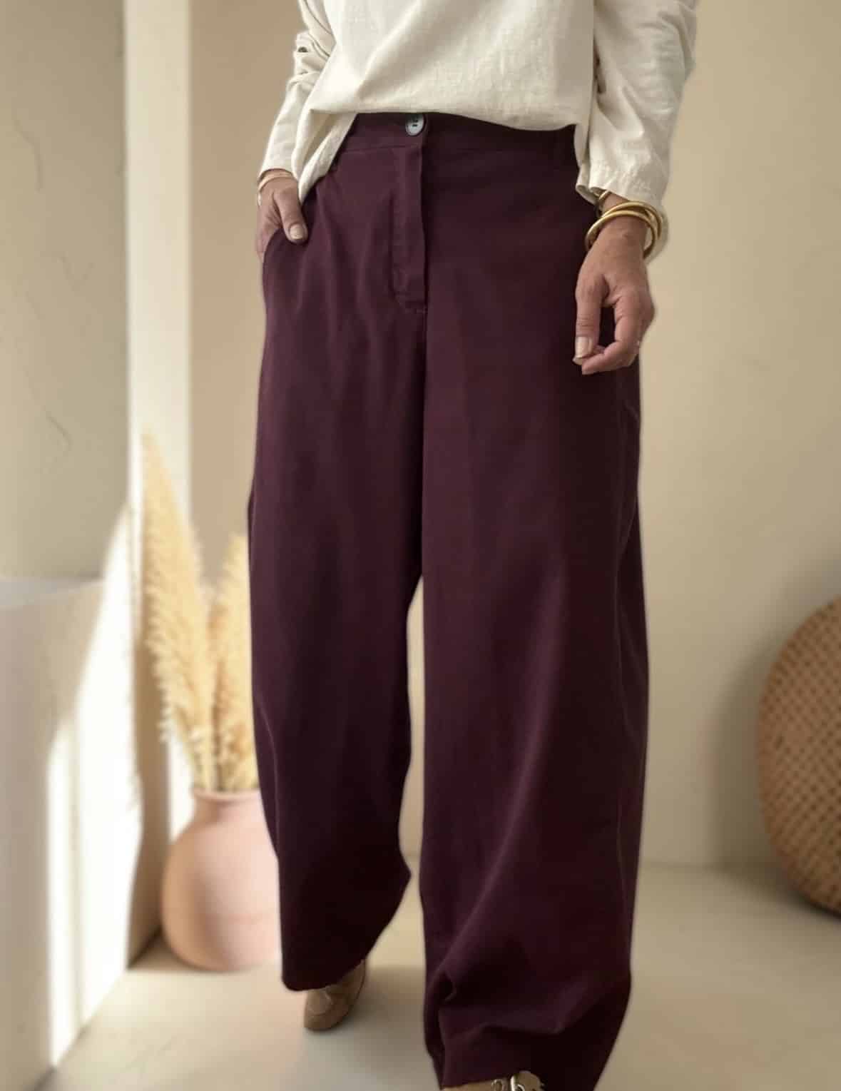 Pantalon large femme aubergine Allane, coupe légèrement barrel et taille unique 38 à 42.