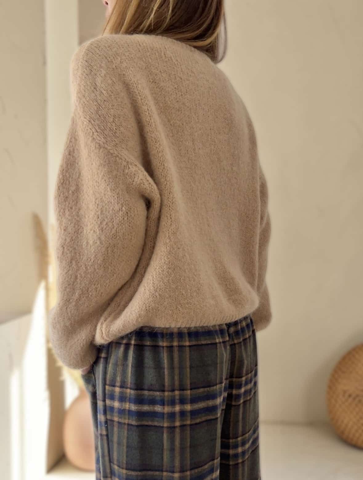 Gilet Marta camel en kid mohair, fabrication italienne, coupe ample et coloris naturel.